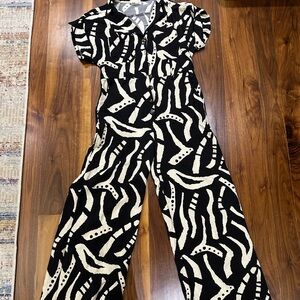 Vestique Patterned Jumpsuit